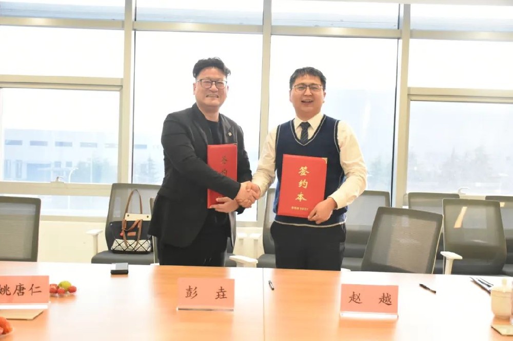 探索“光伏+AI”新模式！環(huán)晟光伏與閃馬智能簽署戰略協(xié)議